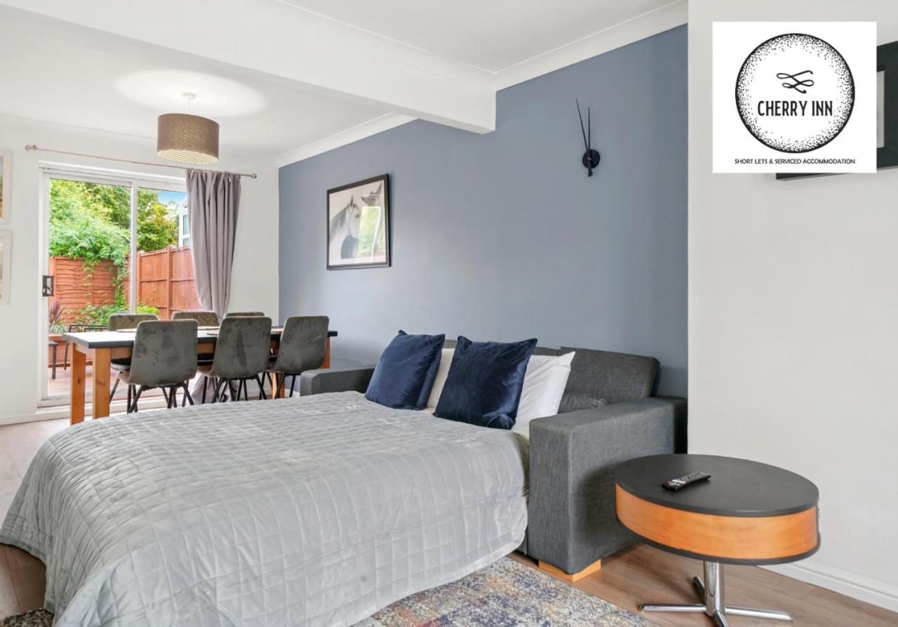 Apartamento Large 3 Bedroom House With Parking & Garden By Cherry Short Let's & Services Accomodation